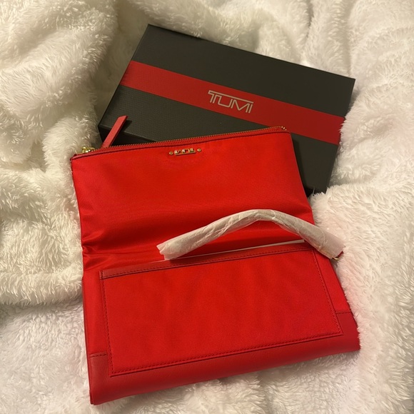 NEW Tumi Voyager Travel Wallet/Wristlet - Picture 5 of 6